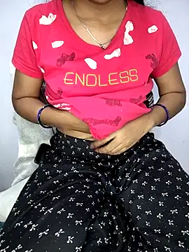 lovelygirl4567 online show from 03-04-26, 06:15