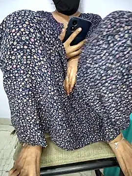 lovelygirl4567 online show from 03-23-26, 05:24