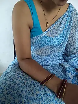 lovelygirl4567 online show from 07-09-26, 05:41