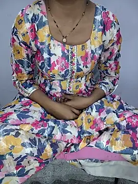 lovelygirl4567 online show from 07-04-26, 02:32
