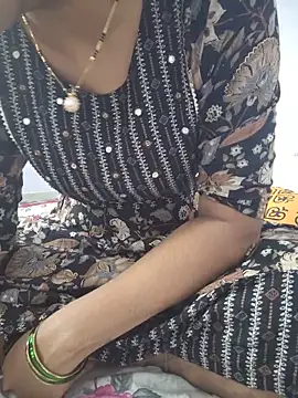 lovelygirl4567 online show from 06-18-26, 12:21