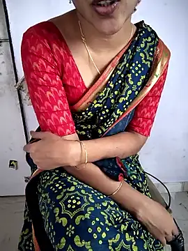 lovelygirl4567 online show from 10-28-25, 05:29