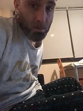 Snapshot of josueswvillaA1 chatting on 11-14-25, 08:56 josueswvillaA1 online show from 11-14-25, 08:56