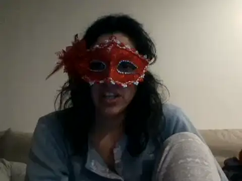 Snapshot of couple-tuga chatting on 02-12-25, 09:33 couple-tuga online show from 02-12-25, 09:33