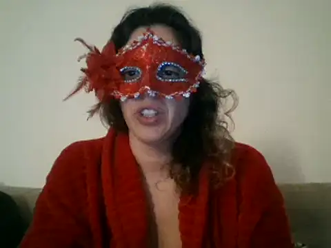 Snapshot of couple-tuga chatting on 01-26-25, 10:35 couple-tuga online show from 01-26-25, 10:35