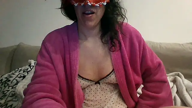 Snapshot of couple-tuga chatting on 02-16-25, 09:49 couple-tuga online show from 02-16-25, 09:49