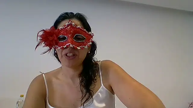 Snapshot of couple-tuga chatting on 05-31-26, 09:26 couple-tuga online show from 05-31-26, 09:26