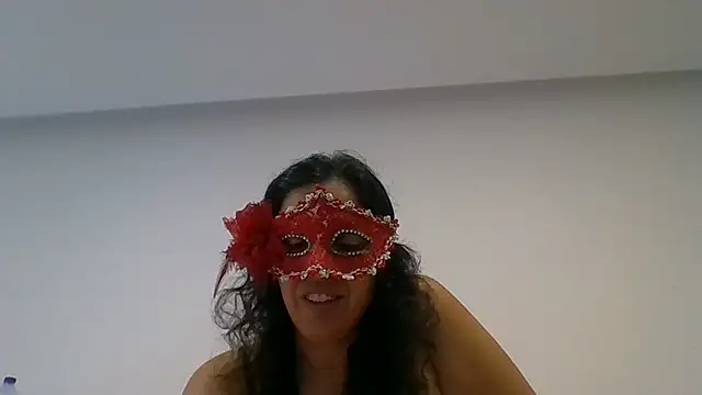 Snapshot of couple-tuga chatting on 05-19-26, 09:49 couple-tuga online show from 05-19-26, 09:49