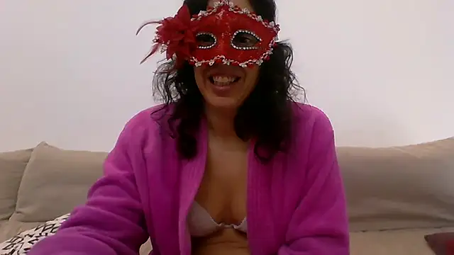 Snapshot of couple-tuga chatting on 02-17-25, 11:34 couple-tuga online show from 02-17-25, 11:34