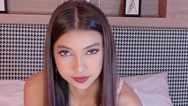 Snapshot of NickyBelmonth chatting on 02-01-25, 12:04 NickyBelmonth online show from 02-01-25, 12:04