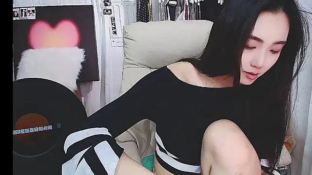 xiaotiantian-76 online show from 12-17-25, 03:00