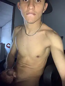 gabrielzinnnn085 online show from 11-05-25, 08:12