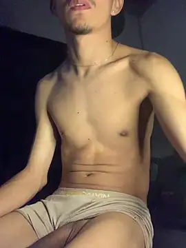Snapshot of gabrielzinnnn085 chatting on 05-14-26, 09:34 gabrielzinnnn085 online show from 05-14-26, 09:34