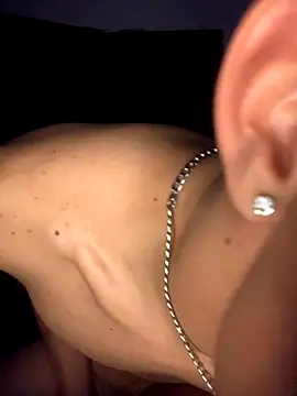 gabrielzinnnn085 online show from 10-18-25, 02:57