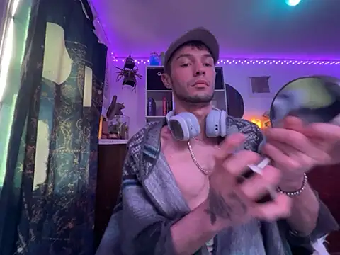 Trystan Spellman online show from 02-10-26, 04:39