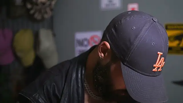 HairyRobxxx online show from 11-19-25, 04:29