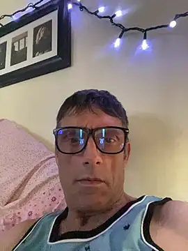 Snapshot of jerjenn chatting on 06-25-26, 09:20 jerjenn online show from 06-25-26, 09:20