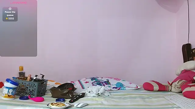 latinabueno41 online show from 10-18-25, 12:01