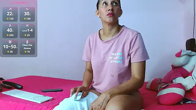 latinabueno41 online show from 10-16-25, 12:41