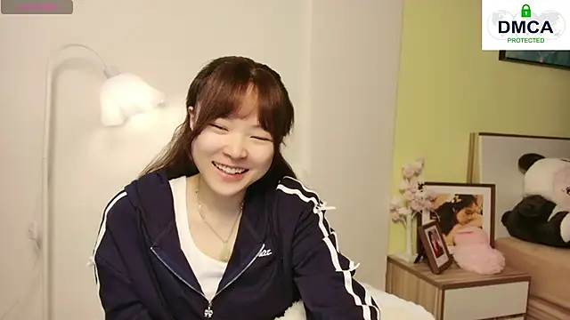 Snapshot of Chenjing0 chatting on 02-16-25, 07:48 Chenjing0 online show from 02-16-25, 07:48