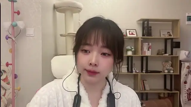 Chenjing0 online show from 12-05-25, 04:22