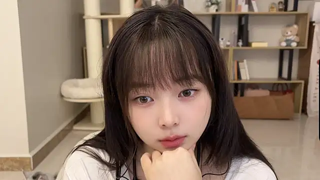 Snapshot of Chenjing0 chatting on 10-12-25, 02:57 Chenjing0 online show from 10-12-25, 02:57