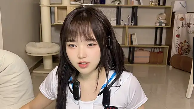 Snapshot of Chenjing0 chatting on 10-05-25, 02:24 Chenjing0 online show from 10-05-25, 02:24