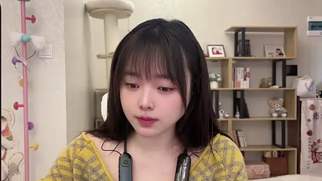 Chenjing0 online show from 12-01-25, 04:02