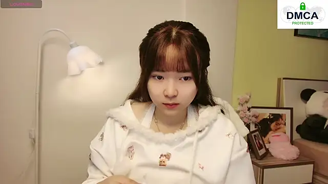 Snapshot of Chenjing0 chatting on 02-15-25, 05:19 Chenjing0 online show from 02-15-25, 05:19