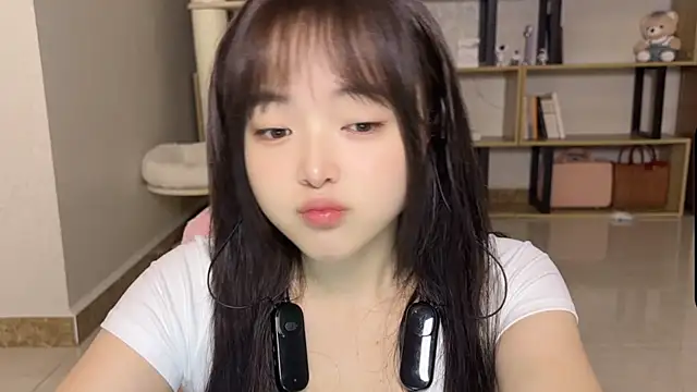 Snapshot of Chenjing0 chatting on 10-07-25, 02:23 Chenjing0 online show from 10-07-25, 02:23