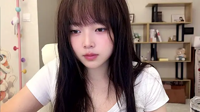 Snapshot of Chenjing0 chatting on 10-20-25, 02:57 Chenjing0 online show from 10-20-25, 02:57