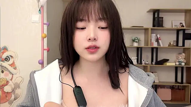 Chenjing0 online show from 10-29-25, 03:05