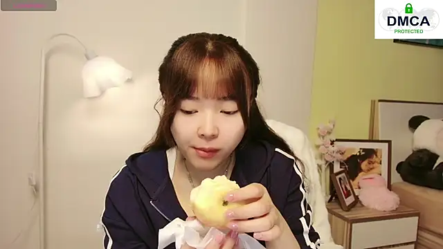Snapshot of Chenjing0 chatting on 02-16-25, 04:42 Chenjing0 online show from 02-16-25, 04:42
