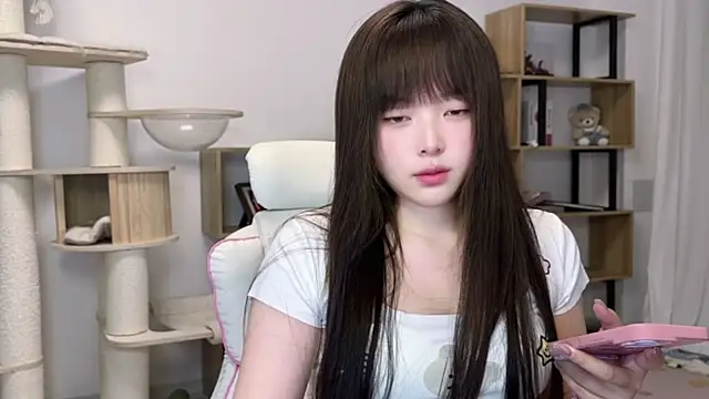 Chenjing0 online show from 05-26-26, 12:14