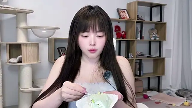 Chenjing0 online show from 05-24-26, 12:16