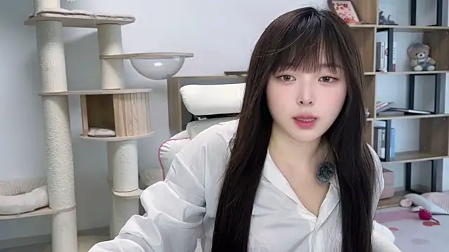 Chenjing0 online show from 05-17-26, 07:52