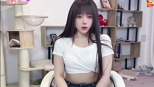 Snapshot of Chenjing0 chatting on 06-11-26, 12:57 Chenjing0 online show from 06-11-26, 12:57