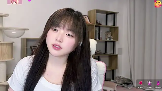 Snapshot of Chenjing0 chatting on 06-10-26, 12:17 Chenjing0 online show from 06-10-26, 12:17