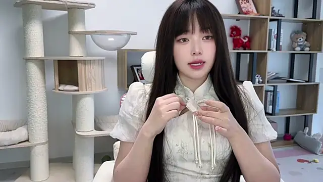 Chenjing0 online show from 05-13-26, 07:37