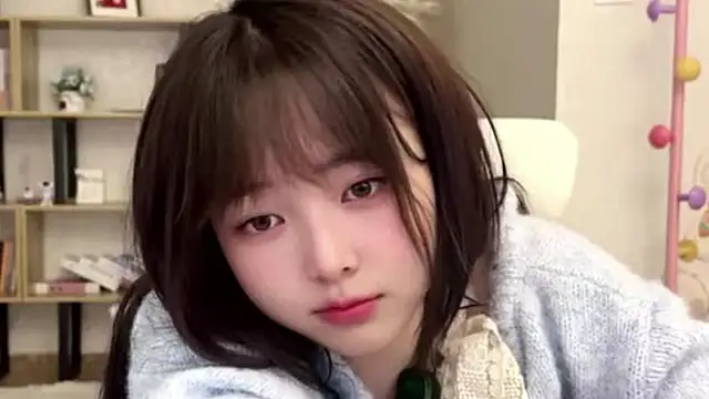 Chenjing0 online show from 04-18-26, 01:35