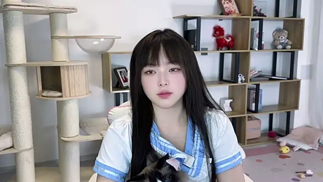 Chenjing0 online show from 05-10-26, 12:20