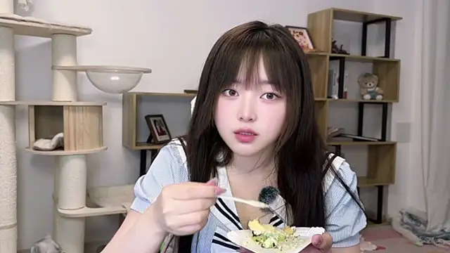 Chenjing0 online show from 05-27-26, 12:34