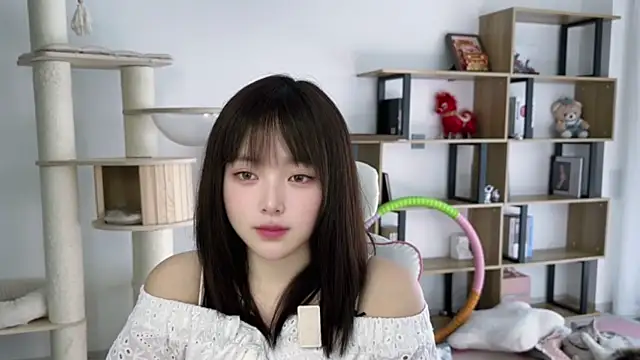 Chenjing0 online show from 04-19-26, 05:08