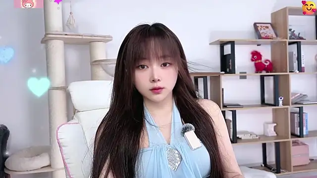 Snapshot of Chenjing0 chatting on 06-20-26, 05:34 Chenjing0 online show from 06-20-26, 05:34