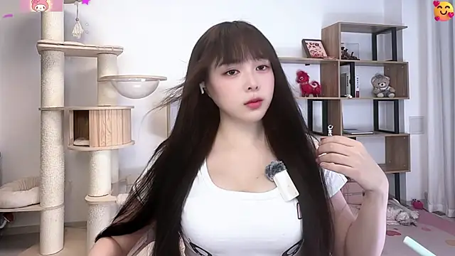 Snapshot of Chenjing0 chatting on 07-16-26, 12:24 Chenjing0 online show from 07-16-26, 12:24