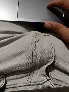 Snapshot of dreamers_dick chatting on 01-01-25, 02:42 dreamers dick online show from 01-01-25, 02:42