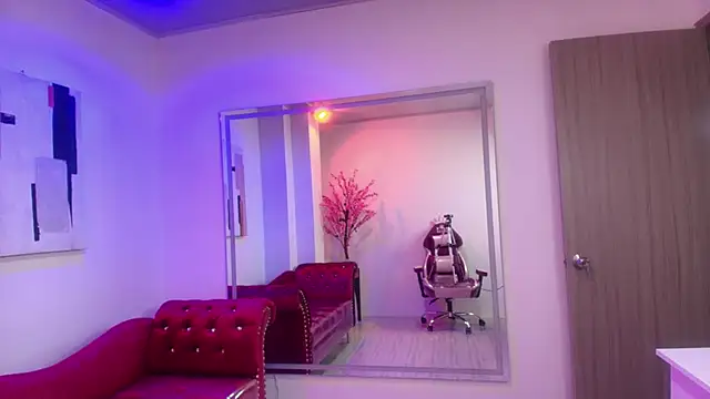 Snapshot of Katiie_amber chatting on 01-07-25, 10:19 Katiie amber online show from 01-07-25, 10:19