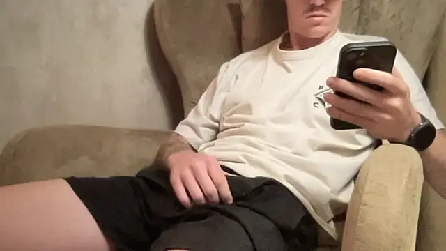 Snapshot of long_1313 chatting on 11-01-25, 09:36 long 1313 online show from 11-01-25, 09:36