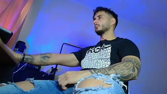 XanderCage99 online show from 11-25-25, 08:36