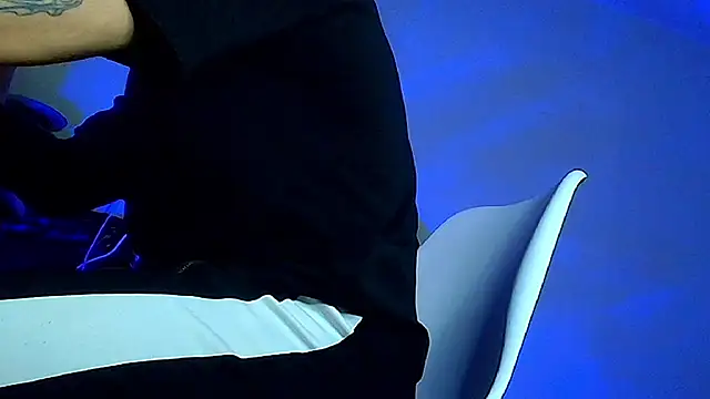 Snapshot of XanderCage99 chatting on 02-10-26, 02:27 XanderCage99 online show from 02-10-26, 02:27